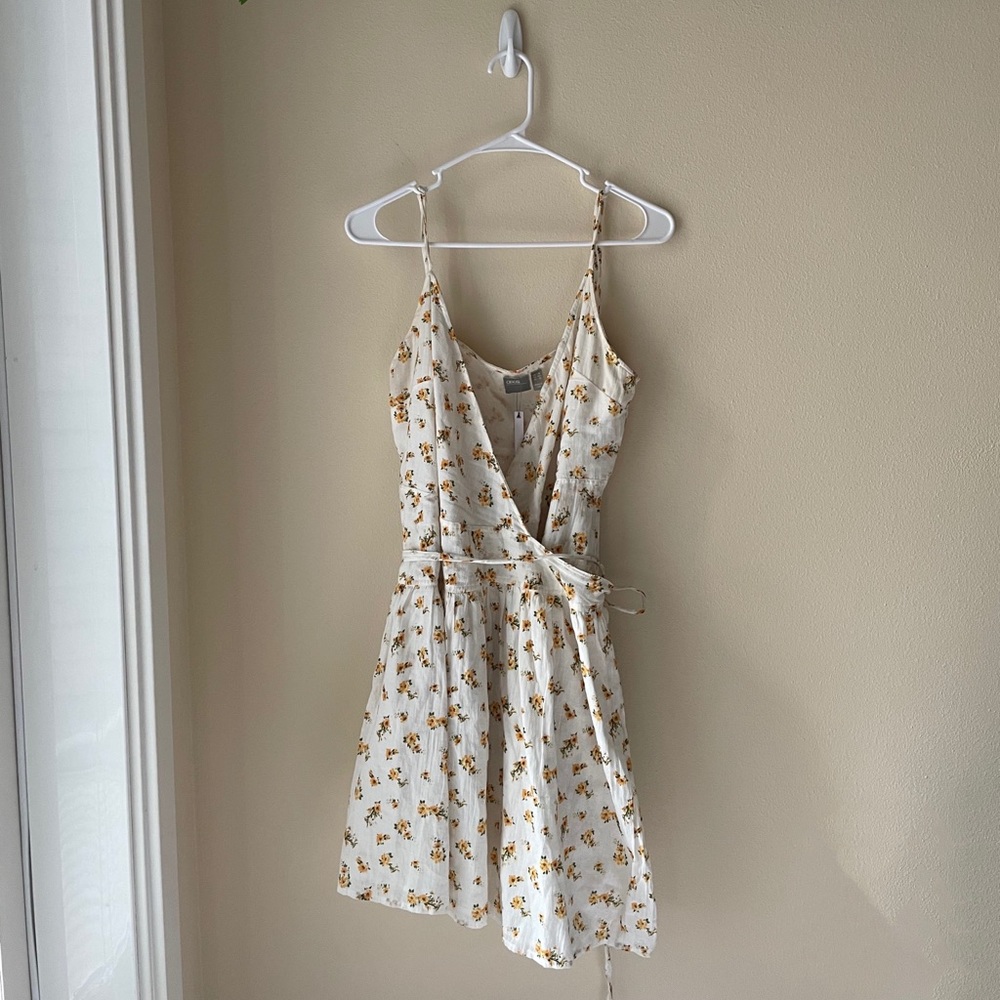 NWT Floral Wrap Mini Dress 🌼